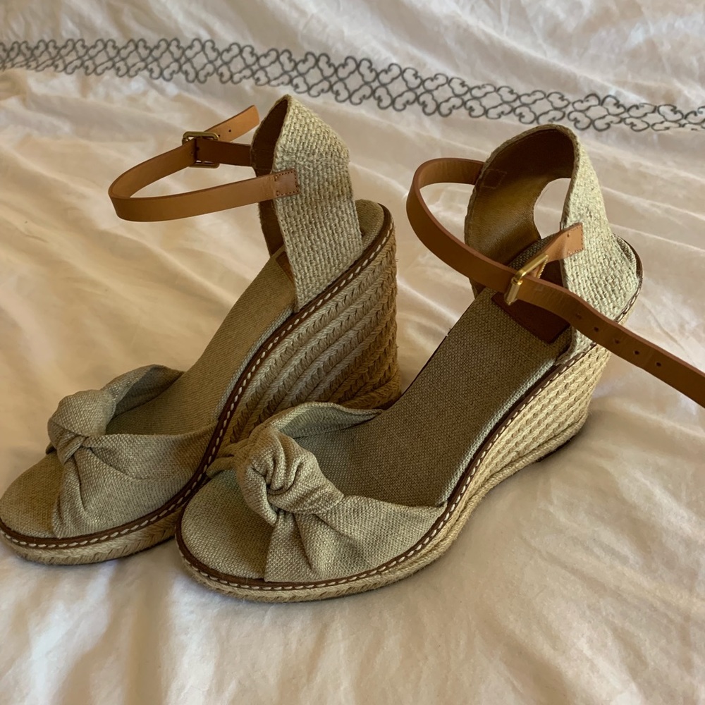 Shoes - Picture 3 of 8